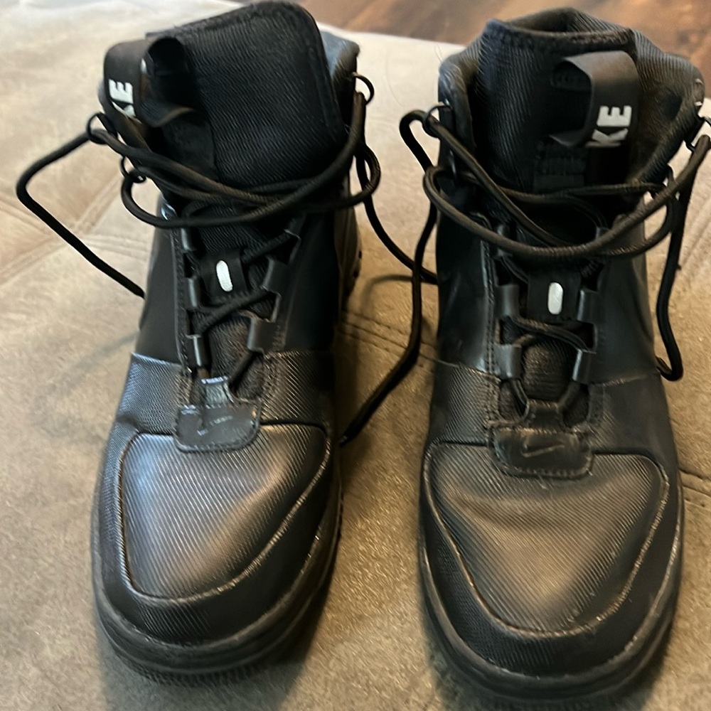Nike black boots size M 9